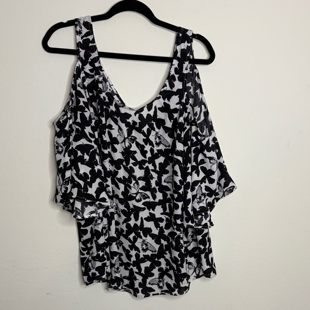 ❌SOLD❌Torrid Black and White Butterfly Blouse